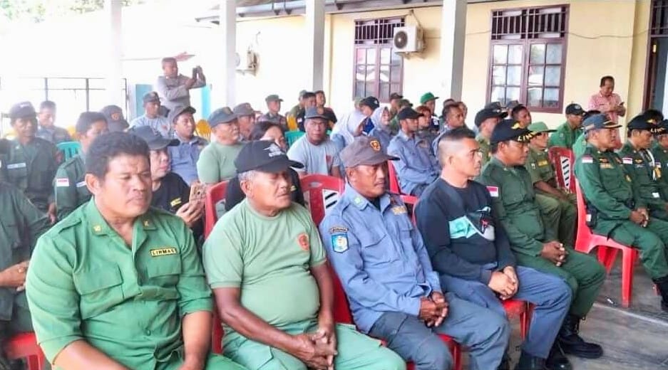 Guna memastikan kesiapan pengamanan jelang Pilkada Serentak 2024, Pemerintah Kecamatan Kotamobagu Selatan menggelar pertemuan khusus dengan anggota Perlindungan Masyarakat (Linmas), Kamis (7/11/2034). Foto: Nindy Pobela/bolmong.news