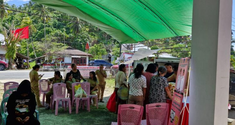 Dinas Ketahanan Pangan (Ketapang) Bolaang Mongondow Selatan (Bolsel) menggelar Gerakan Pangan Murah (GPM) bekerja sama dengan Bulog cabang Bolaang Mongondow. Foto: Wawan Dentaw/bolmong.news