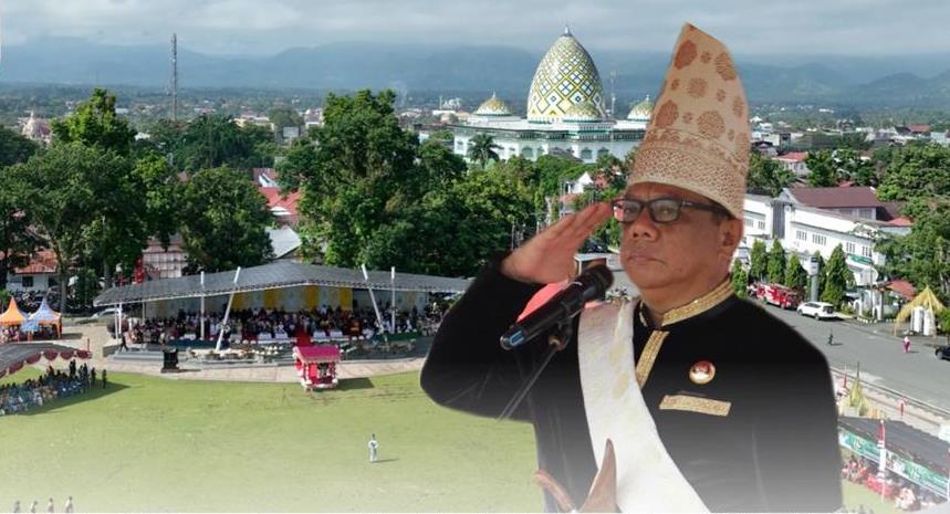 Pj Wali Kota Kotamobagu, Abdullah Mokoginta memimpin upacara peringatan Hari Ulang Tahun (HUT) ke – 115 Kotamobagu, Senin (20/1/2025),  di Alun – alun Boki Hontinimbang, Kotamobagu.