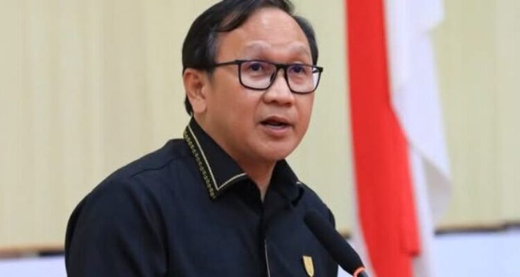 Ketua Fraksi PDIP DPRD Kota Kotamobagu, Royke Kasenda. Foto: dok