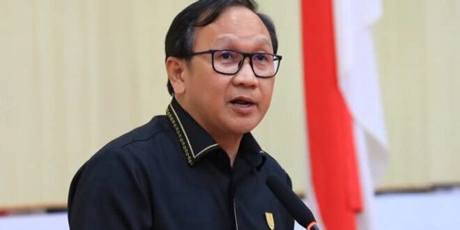 Ketua Fraksi PDIP DPRD Kota Kotamobagu, Royke Kasenda. Foto: dok