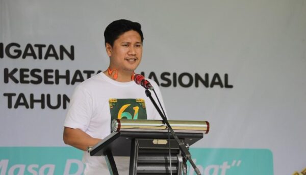 Wakil Wali Kota, Rendy Virgiawan Mangkat, saat memberikan sambutan di Hari Kesehatan Nasional (HKN) ke 61 Tahun di RSUD Kotamobagu, Kelurahan Pobundayan, Kecamatan Kotamobagu Selatan, Rabu 12 November 2025. (foto.dok/Diskominfo Kotamobagu)