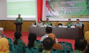 Wali Kota Weny Gaib ketika sambutan di FGD Penyusunan Master Plan Pendidikan, bertempat di Aula Rudis Wali Kota, Kamis 27 November 2025. (foto.dok/Diskominfo Kotamobagu)